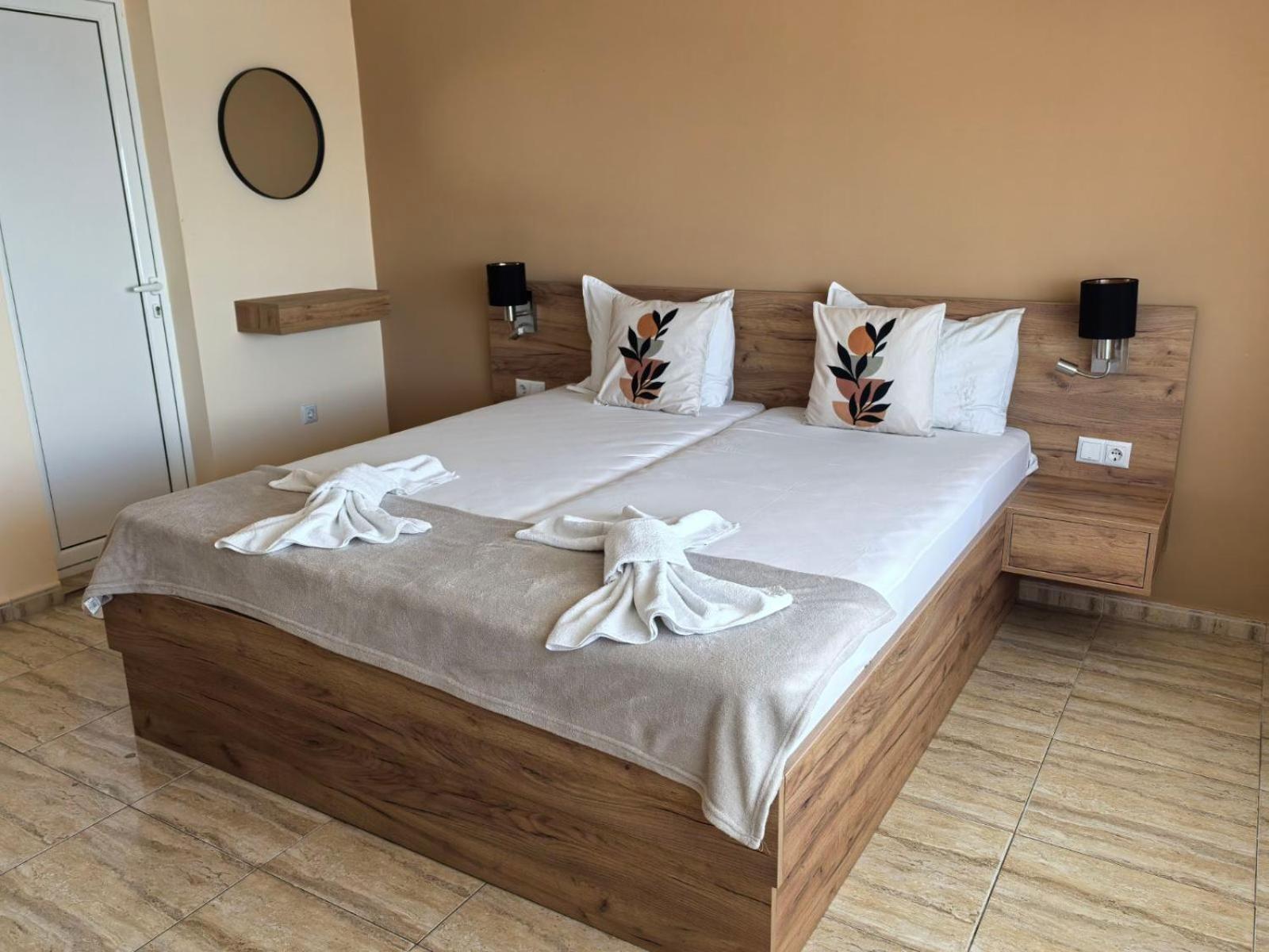 Family Hotel Alfa Vita Созополь Экстерьер фото