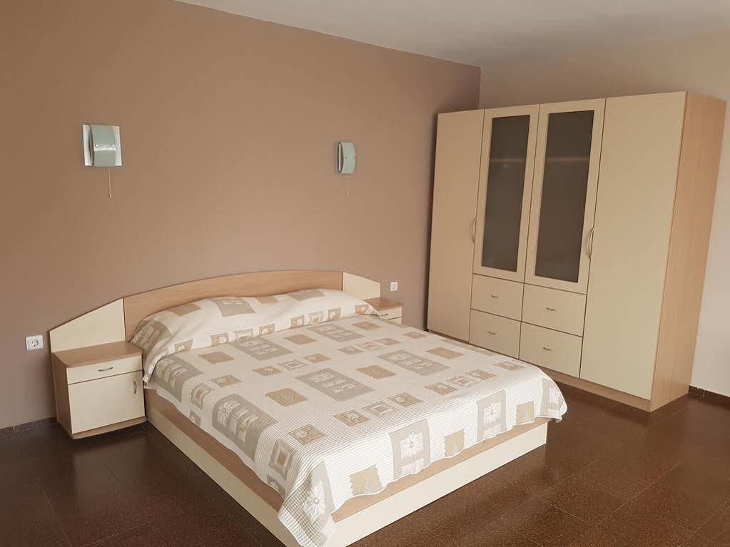 Family Hotel Alfa Vita Созополь Экстерьер фото