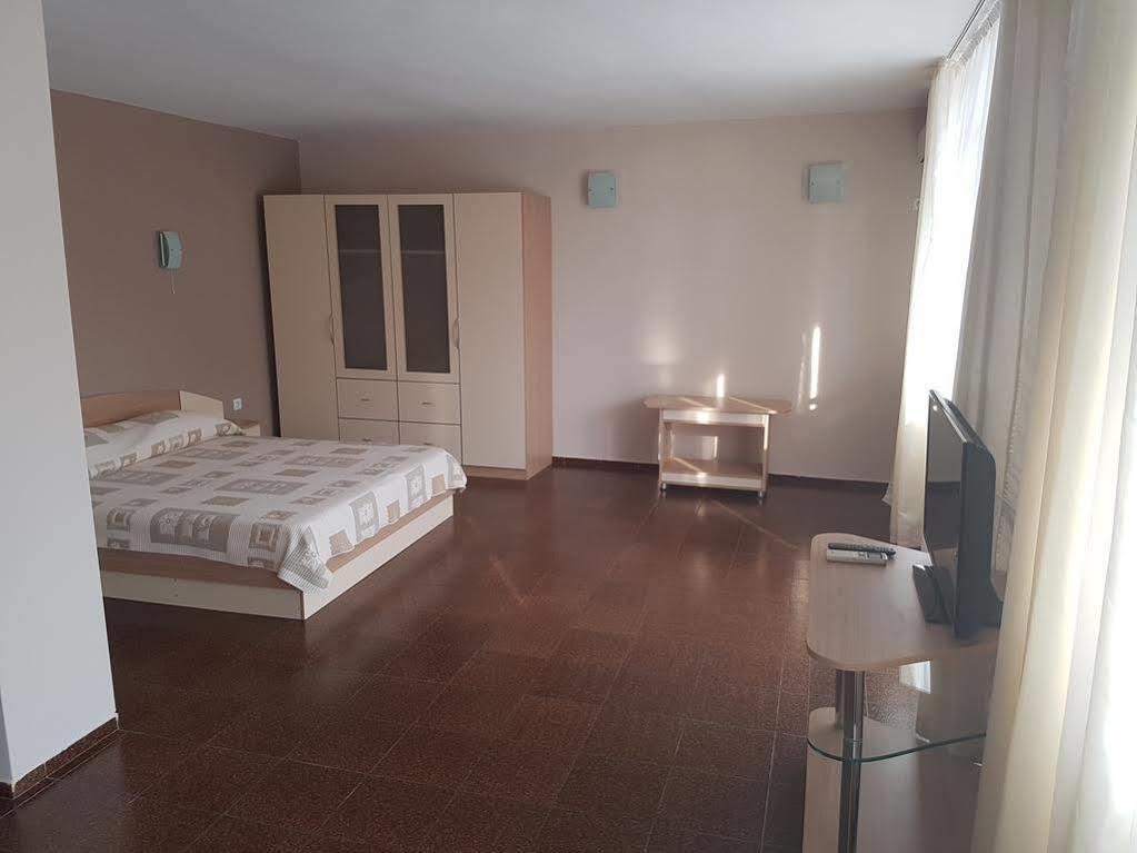 Family Hotel Alfa Vita Созополь Экстерьер фото